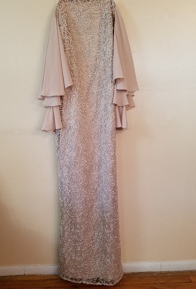 NWOT Ruffle Sleeve Gown - Picture 5 of 5